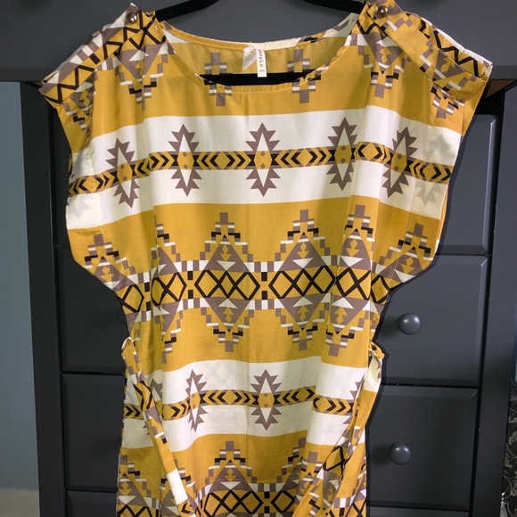 Gold blouse with waist tie - Picture 1 of 3